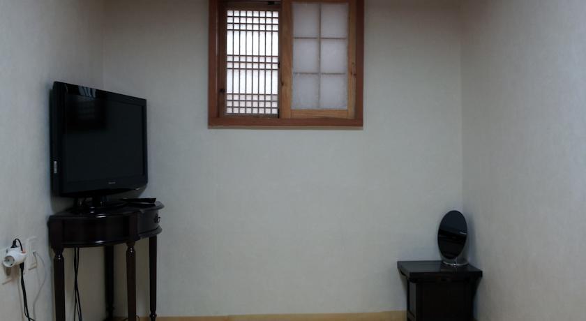 Rumah tetamu Hanok 2*